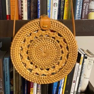 Woven cross body